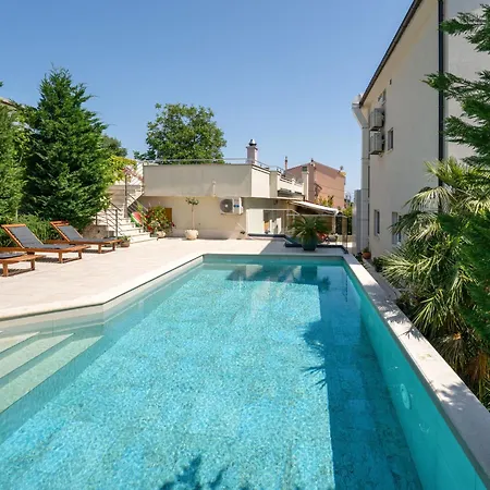 Dita-2 By Interhome *