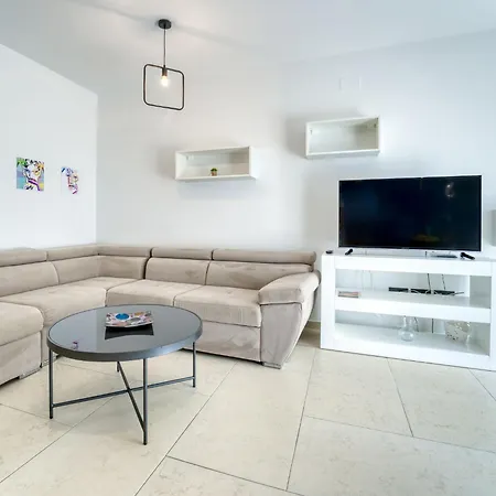 Dita-2 By Interhome Appartement