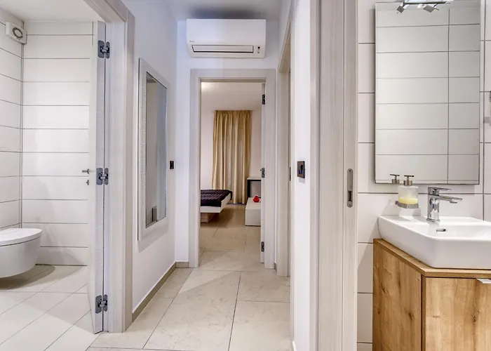 Dita-2 By Interhome *